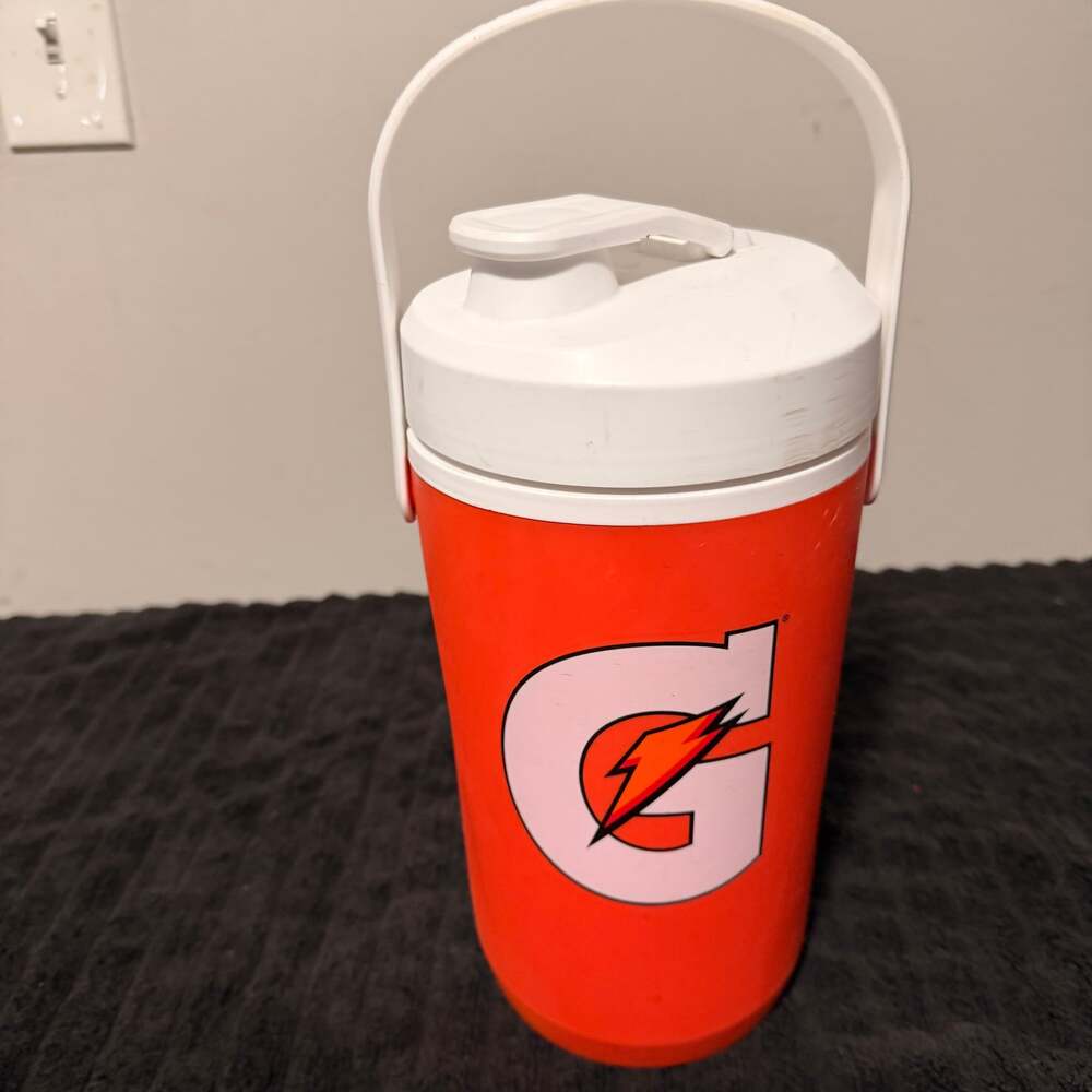 Vintage Gatorade Water Jug Insulated Made In USA Orange White Handle 64 oz